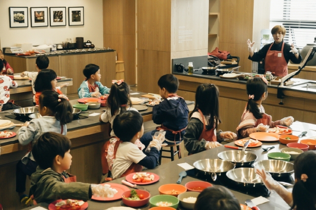 [사진1] 뮤지엄김치간, 겨울방학 맞이 어린이 김치 클래스 개최.jpg