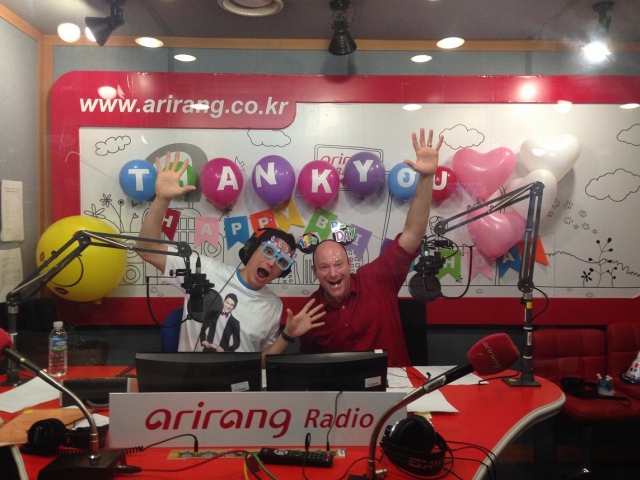 아리랑 라디오12주년.JPG