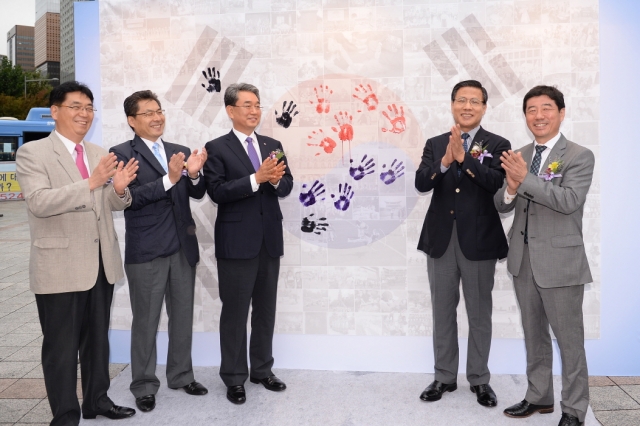 (좌측부터)_최동준_재외동포재단_기획이사,_이경종_러시아CIS한인회총연합회_회장,_이숙순_~.JPG
